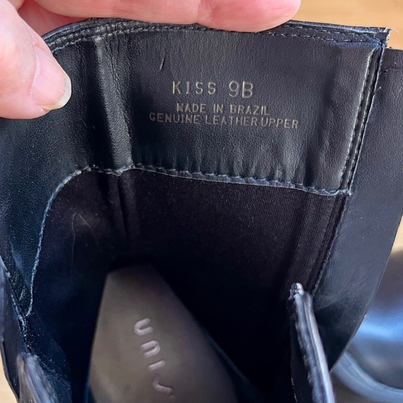 NWT in original box - Unisa Black Leather Double Zipper Extended Ankle Boots - Picture 6 of 7